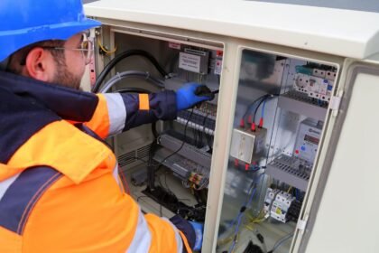 FI-Schutzschalter löst ständig aus: Ursachen, Selbsttest und wann der Elektro-Notdienst in Wien nötig ist